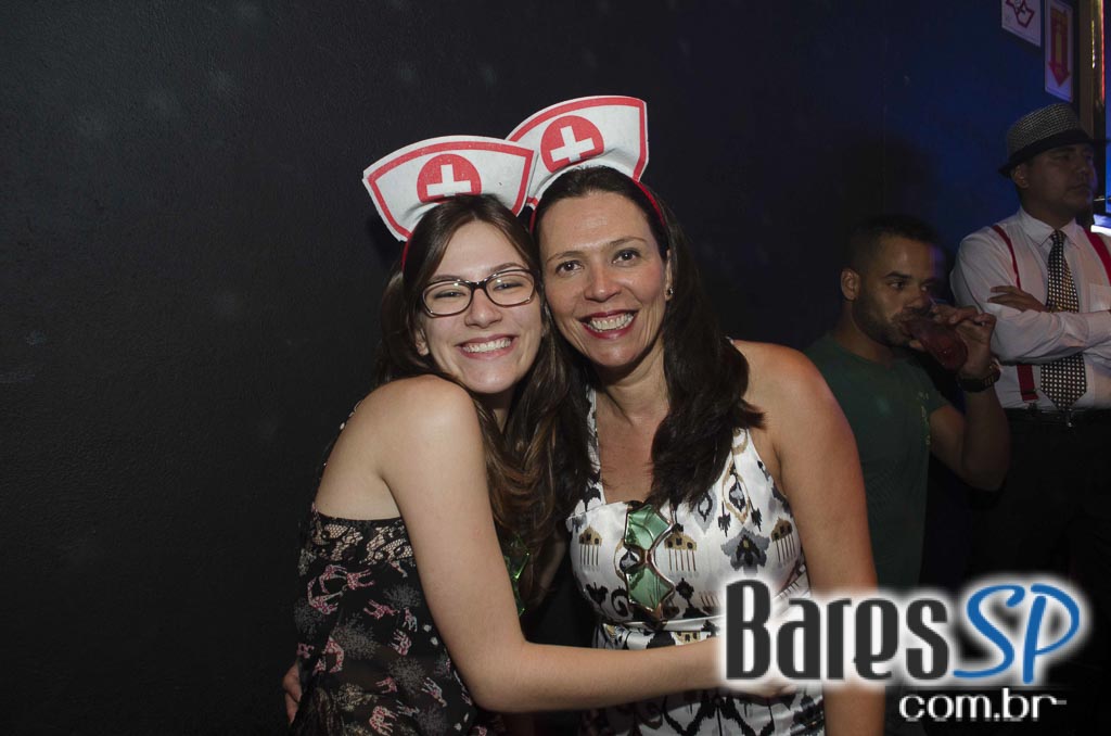 Noite da Mini Saia com DJs nas pick-ups animaram a sexta do Akbar Lounge e Disco Noite da Mini Saia com DJs nas pick-ups animaram a sexta do Akbar Lounge e Disco