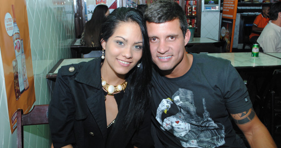 Loirassa Bar ofereceu happy hour com petiscos e cerveja gelada - Unisal