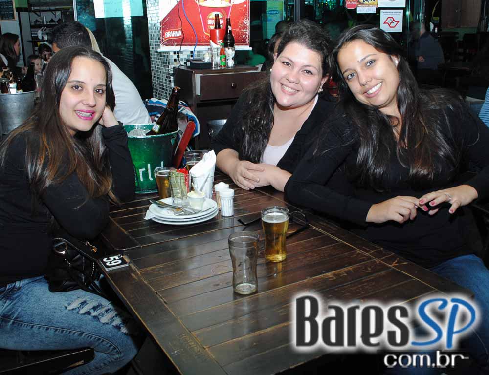 Loirassa Bar ofereceu happy hour com petiscos e cerveja gelada - Unisal Loirassa Bar ofereceu happy hour com petiscos e cerveja gelada - Unisal