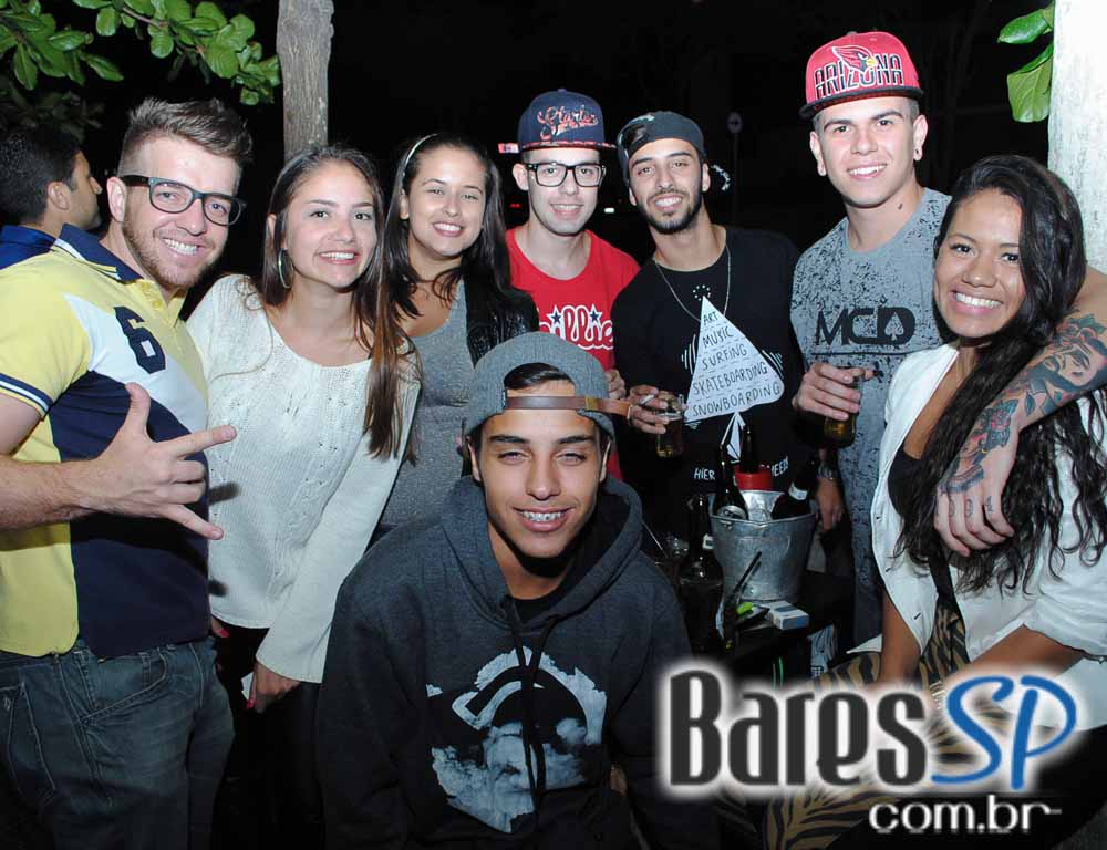 Loirassa Bar ofereceu happy hour com petiscos e cerveja gelada - Unisal Loirassa Bar ofereceu happy hour com petiscos e cerveja gelada - Unisal