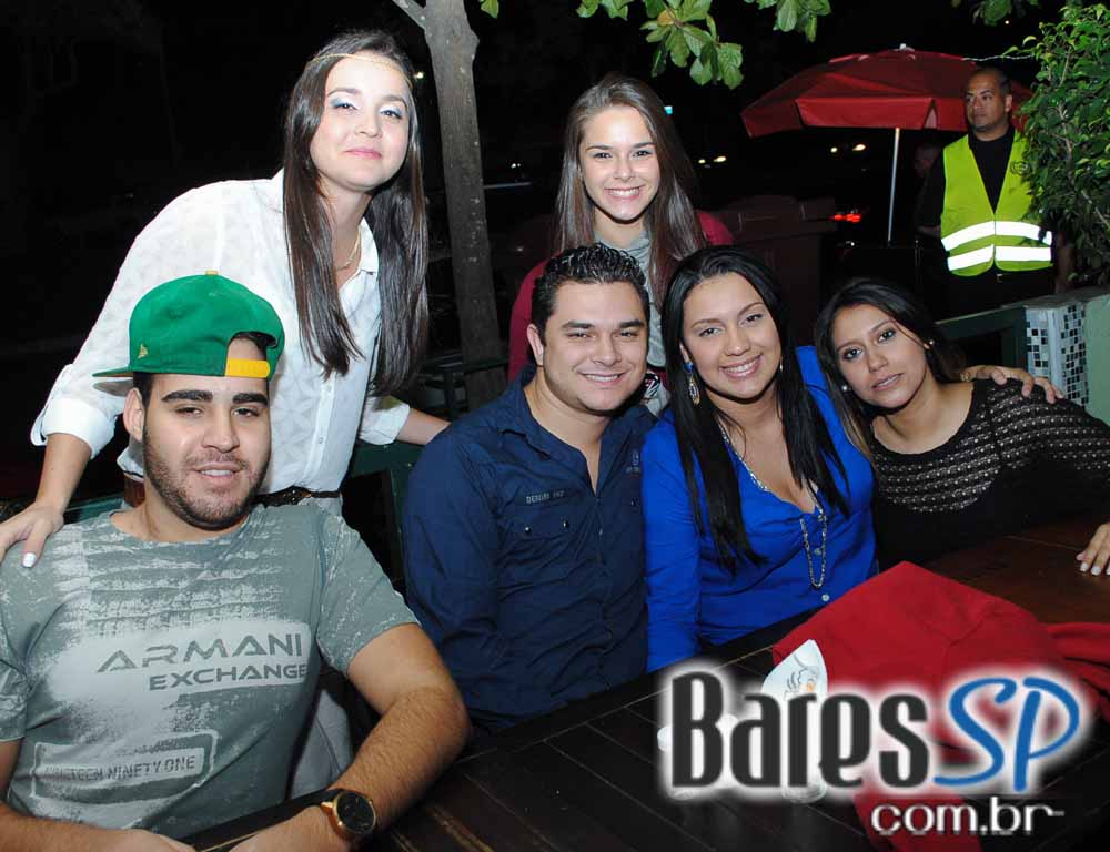 Loirassa Bar ofereceu happy hour com petiscos e cerveja gelada - Unisal Loirassa Bar ofereceu happy hour com petiscos e cerveja gelada - Unisal