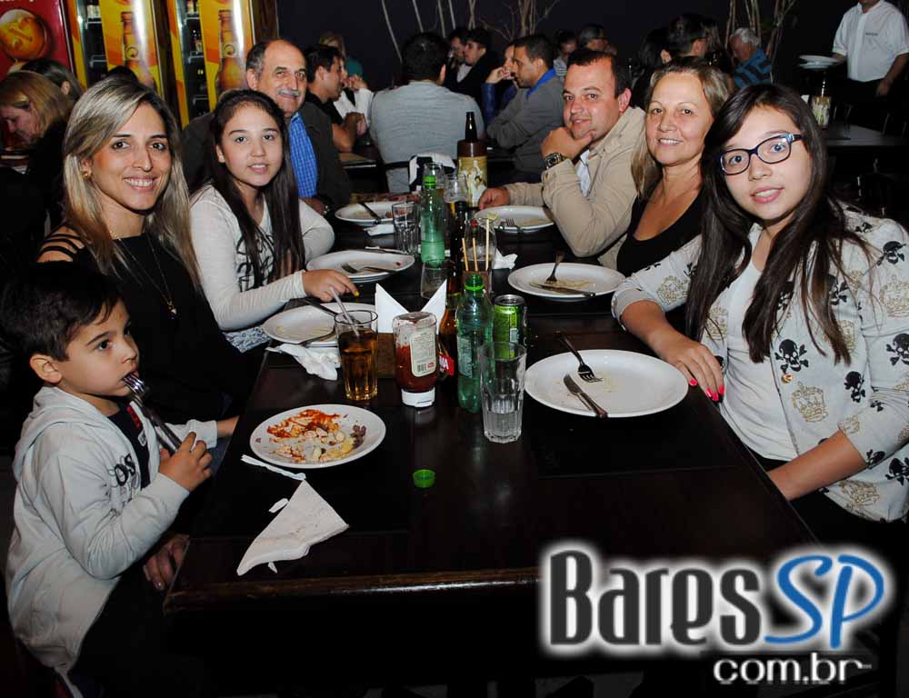 Spetoo Assados Especiais ofereceu variedades de espetinhos na zona Norte - Unisal Spetoo Assados Especiais ofereceu variedades de espetinhos na zona Norte - Unisal