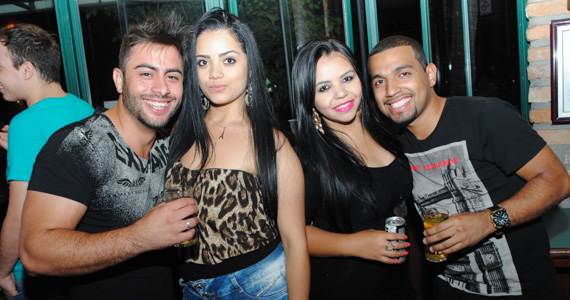Grupo Amizade Verdadeira e Wesley & Lucas se apresentaram sexta-feira no Adega Original - Unisal