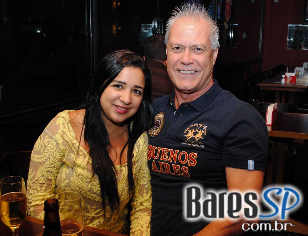 Grupo Amizade Verdadeira e Wesley & Lucas se apresentaram sexta-feira no Adega Original - Unisal Grupo Amizade Verdadeira e Wesley & Lucas se apresentaram sexta-feira no Adega Original - Unisal