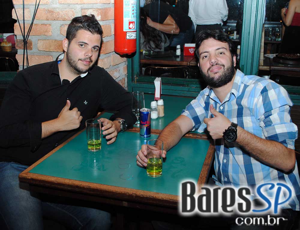 Grupo Amizade Verdadeira e Wesley & Lucas se apresentaram sexta-feira no Adega Original - Unisal Grupo Amizade Verdadeira e Wesley & Lucas se apresentaram sexta-feira no Adega Original - Unisal