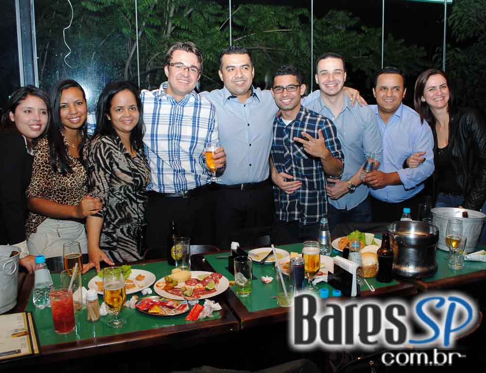 Grupo Amizade Verdadeira e Wesley & Lucas se apresentaram sexta-feira no Adega Original - Unisal Grupo Amizade Verdadeira e Wesley & Lucas se apresentaram sexta-feira no Adega Original - Unisal