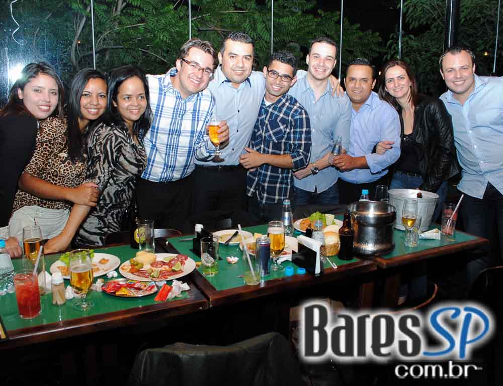 Grupo Amizade Verdadeira e Wesley & Lucas se apresentaram sexta-feira no Adega Original - Unisal Grupo Amizade Verdadeira e Wesley & Lucas se apresentaram sexta-feira no Adega Original - Unisal