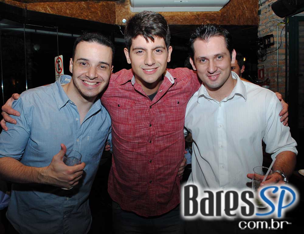 Grupo Amizade Verdadeira e Wesley & Lucas se apresentaram sexta-feira no Adega Original - Unisal Grupo Amizade Verdadeira e Wesley & Lucas se apresentaram sexta-feira no Adega Original - Unisal