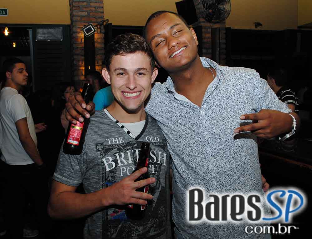 Grupo Amizade Verdadeira e Wesley & Lucas se apresentaram sexta-feira no Adega Original - Unisal Grupo Amizade Verdadeira e Wesley & Lucas se apresentaram sexta-feira no Adega Original - Unisal