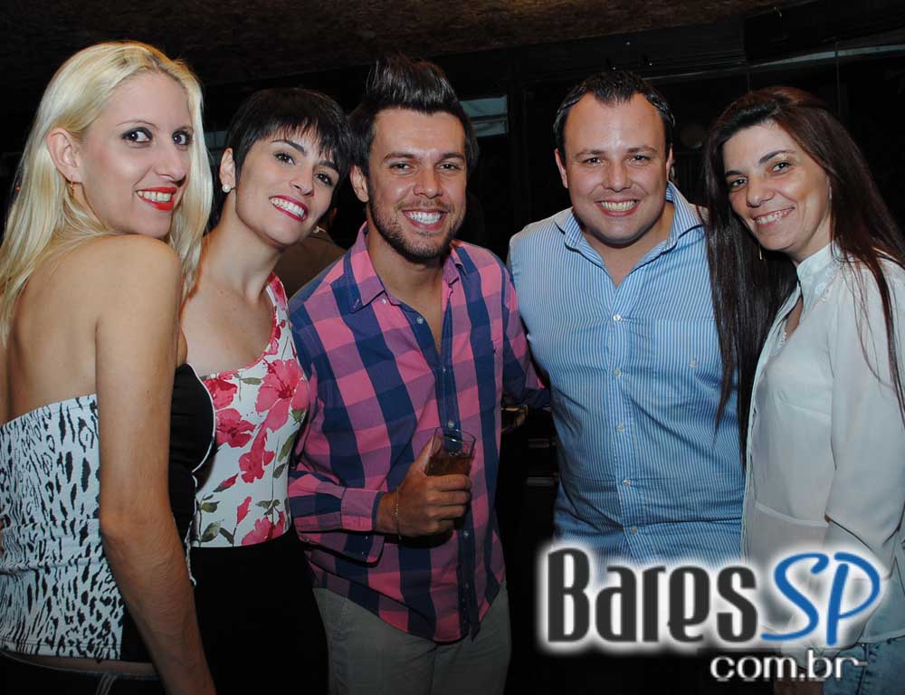 Grupo Amizade Verdadeira e Wesley & Lucas se apresentaram sexta-feira no Adega Original - Unisal Grupo Amizade Verdadeira e Wesley & Lucas se apresentaram sexta-feira no Adega Original - Unisal