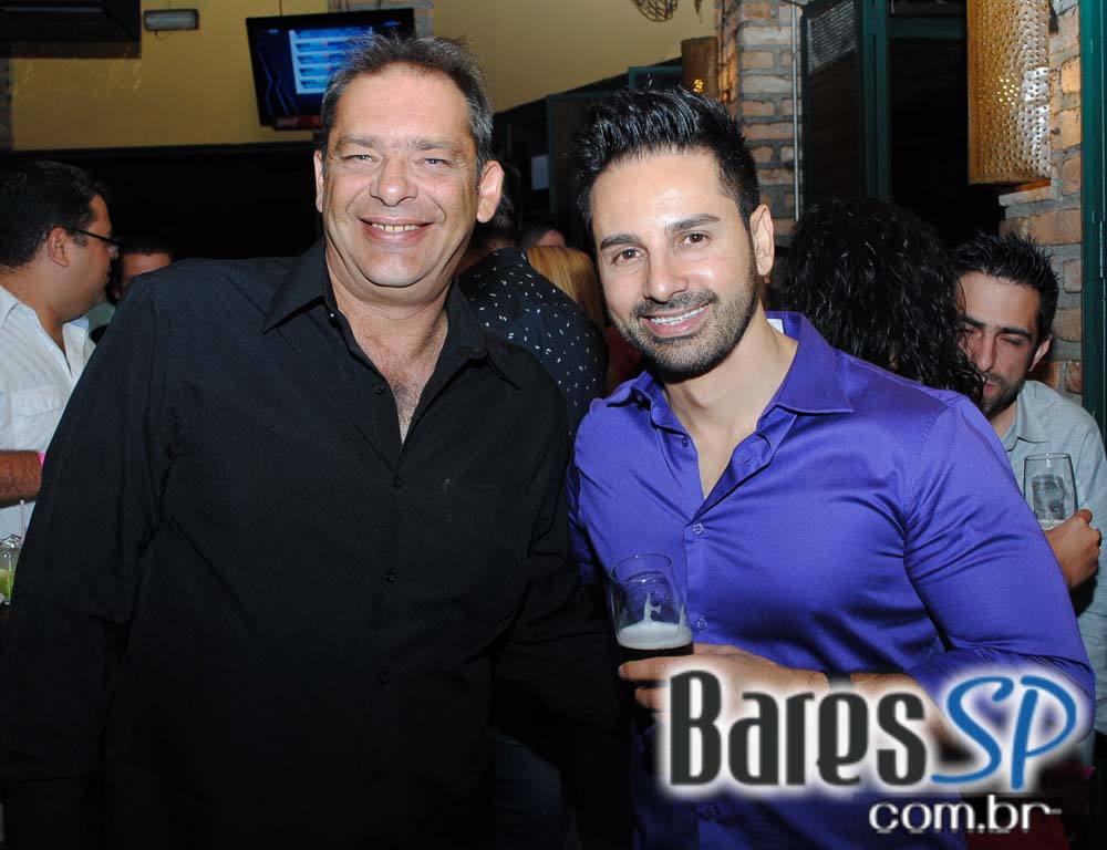 Grupo Amizade Verdadeira e Wesley & Lucas se apresentaram sexta-feira no Adega Original - Unisal Grupo Amizade Verdadeira e Wesley & Lucas se apresentaram sexta-feira no Adega Original - Unisal