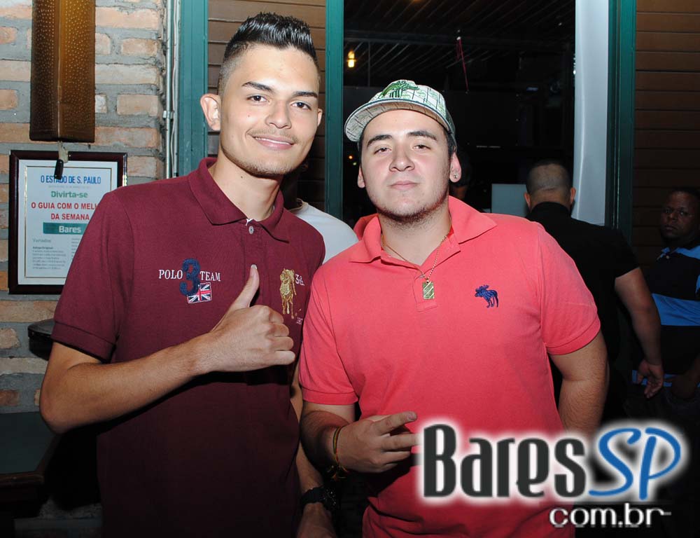 Grupo Amizade Verdadeira e Wesley & Lucas se apresentaram sexta-feira no Adega Original - Unisal Grupo Amizade Verdadeira e Wesley & Lucas se apresentaram sexta-feira no Adega Original - Unisal