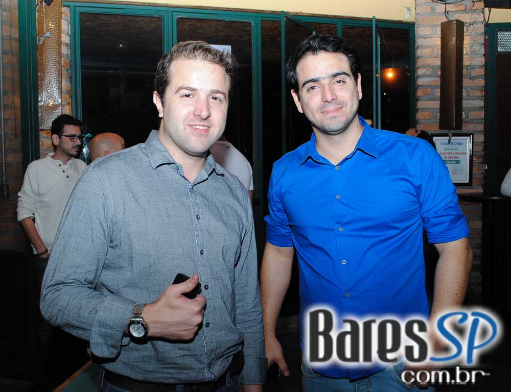 Grupo Amizade Verdadeira e Wesley & Lucas se apresentaram sexta-feira no Adega Original - Unisal Grupo Amizade Verdadeira e Wesley & Lucas se apresentaram sexta-feira no Adega Original - Unisal