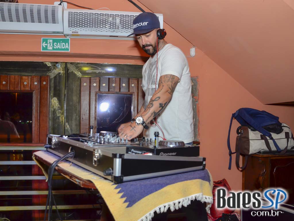 Sonora Eletronic Festival com DJ Dimy Soler aconteceu na sexta-feira no Sr. Balthazar Sonora Eletronic Festival com DJ Dimy Soler aconteceu na sexta-feira no Sr. Balthazar