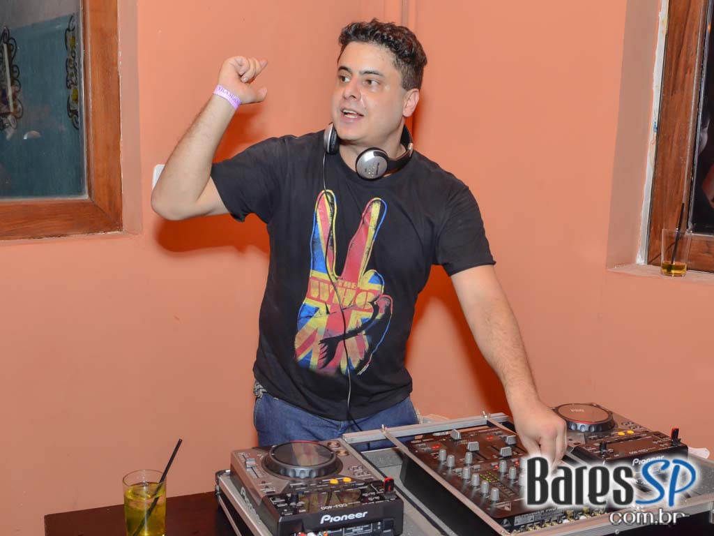 Sonora Eletronic Festival com DJ Dimy Soler aconteceu na sexta-feira no Sr. Balthazar Sonora Eletronic Festival com DJ Dimy Soler aconteceu na sexta-feira no Sr. Balthazar