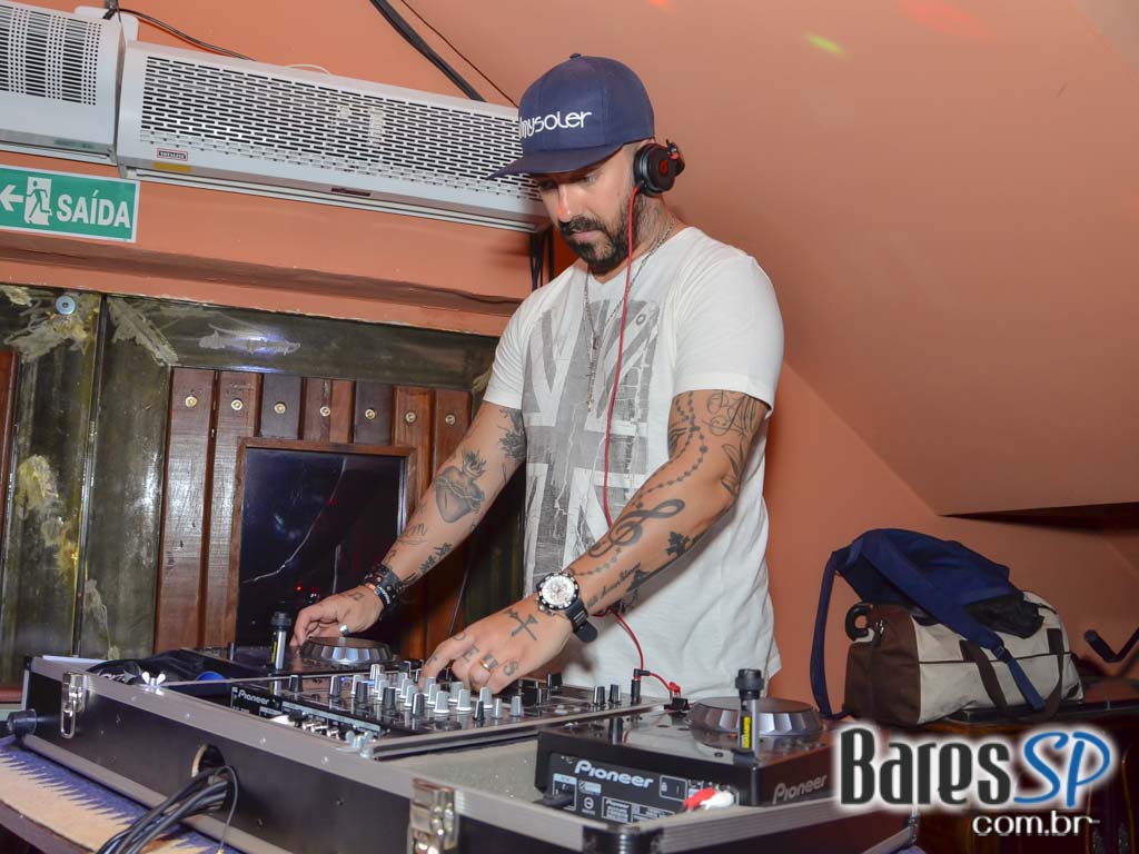 Sonora Eletronic Festival com DJ Dimy Soler aconteceu na sexta-feira no Sr. Balthazar Sonora Eletronic Festival com DJ Dimy Soler aconteceu na sexta-feira no Sr. Balthazar