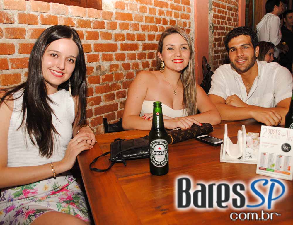 Festa Gold Bubbles com DJs convidados animou o sábado do Sr. Balthazar Festa Gold Bubbles com DJs convidados animou o sábado do Sr. Balthazar