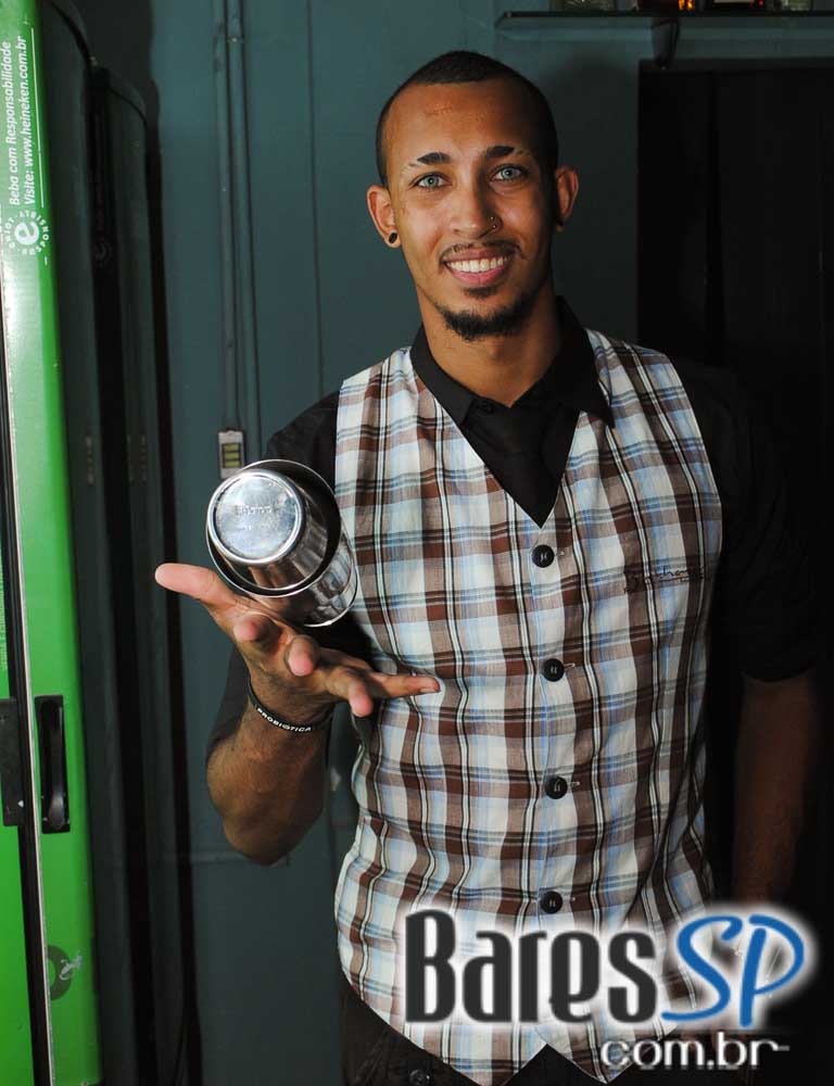 Festa Gold Bubbles com DJs convidados animou o sábado do Sr. Balthazar Festa Gold Bubbles com DJs convidados animou o sábado do Sr. Balthazar