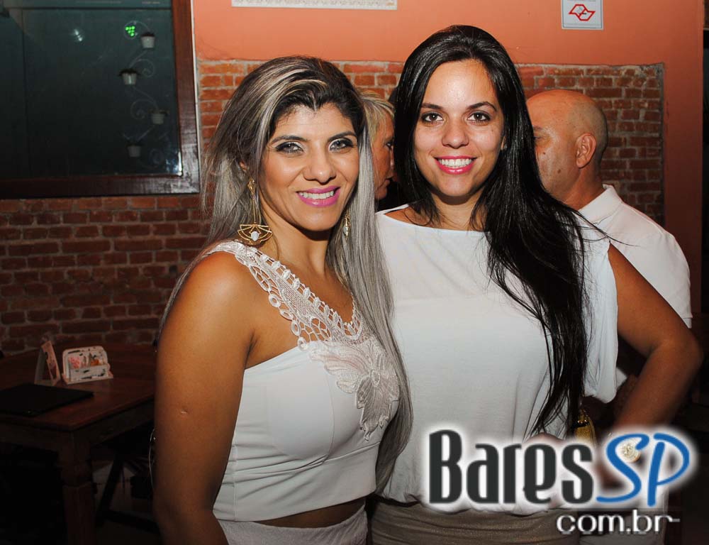 Festa Gold Bubbles com DJs convidados animou o sábado do Sr. Balthazar Festa Gold Bubbles com DJs convidados animou o sábado do Sr. Balthazar