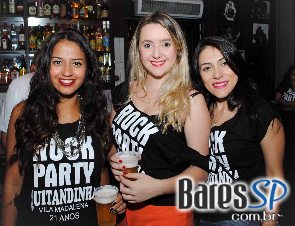 Bar Quitandinha comemorou 21 anos com Rock Party no sábado Bar Quitandinha comemorou 21 anos com Rock Party no sábado