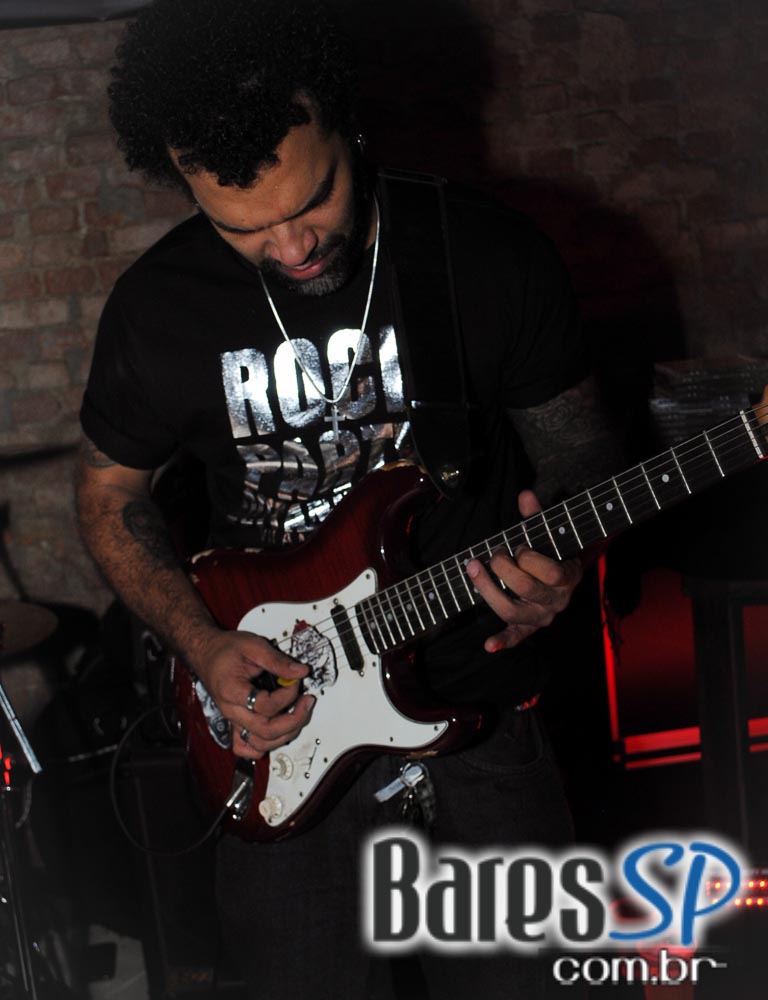 Bar Quitandinha comemorou 21 anos com Rock Party no sábado Bar Quitandinha comemorou 21 anos com Rock Party no sábado