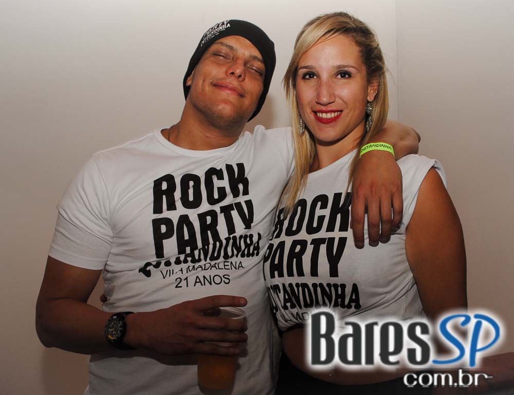 Bar Quitandinha comemorou 21 anos com Rock Party no sábado Bar Quitandinha comemorou 21 anos com Rock Party no sábado