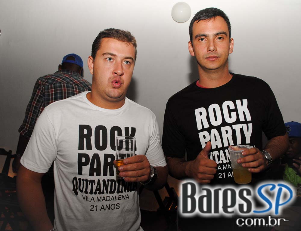 Bar Quitandinha comemorou 21 anos com Rock Party no sábado Bar Quitandinha comemorou 21 anos com Rock Party no sábado