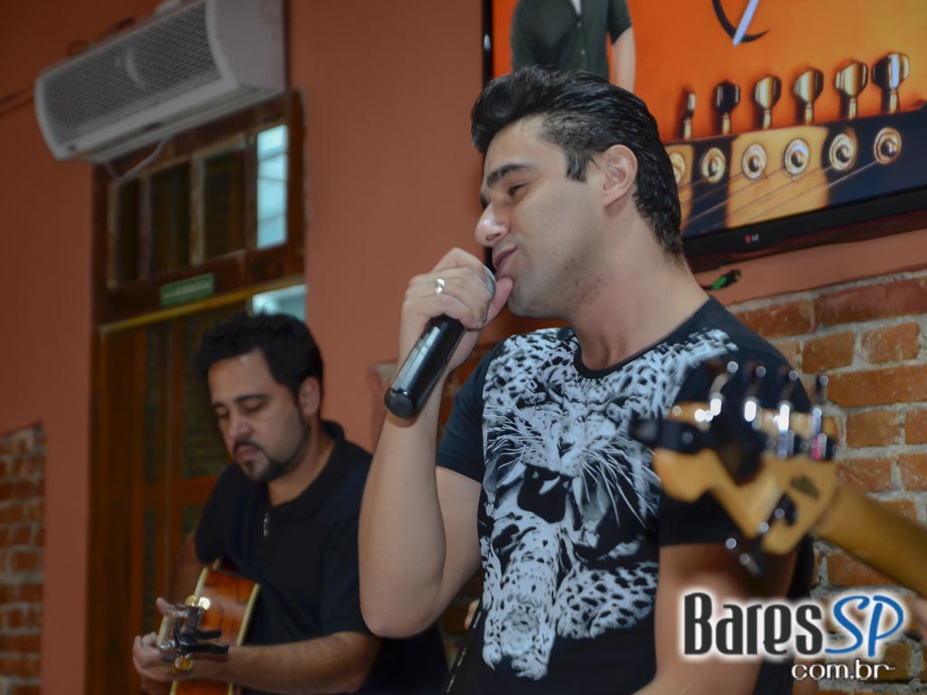 Almoço sertanejo com Adriano Paz e DJ Nilson de Rossi domingo no Sr. Balthazar Almoço sertanejo com Adriano Paz e DJ Nilson de Rossi domingo no Sr. Balthazar