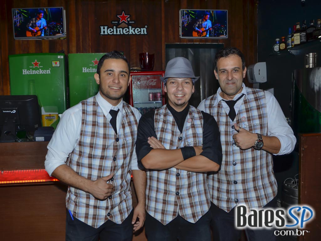 Almoço sertanejo com Adriano Paz e DJ Nilson de Rossi domingo no Sr. Balthazar Almoço sertanejo com Adriano Paz e DJ Nilson de Rossi domingo no Sr. Balthazar