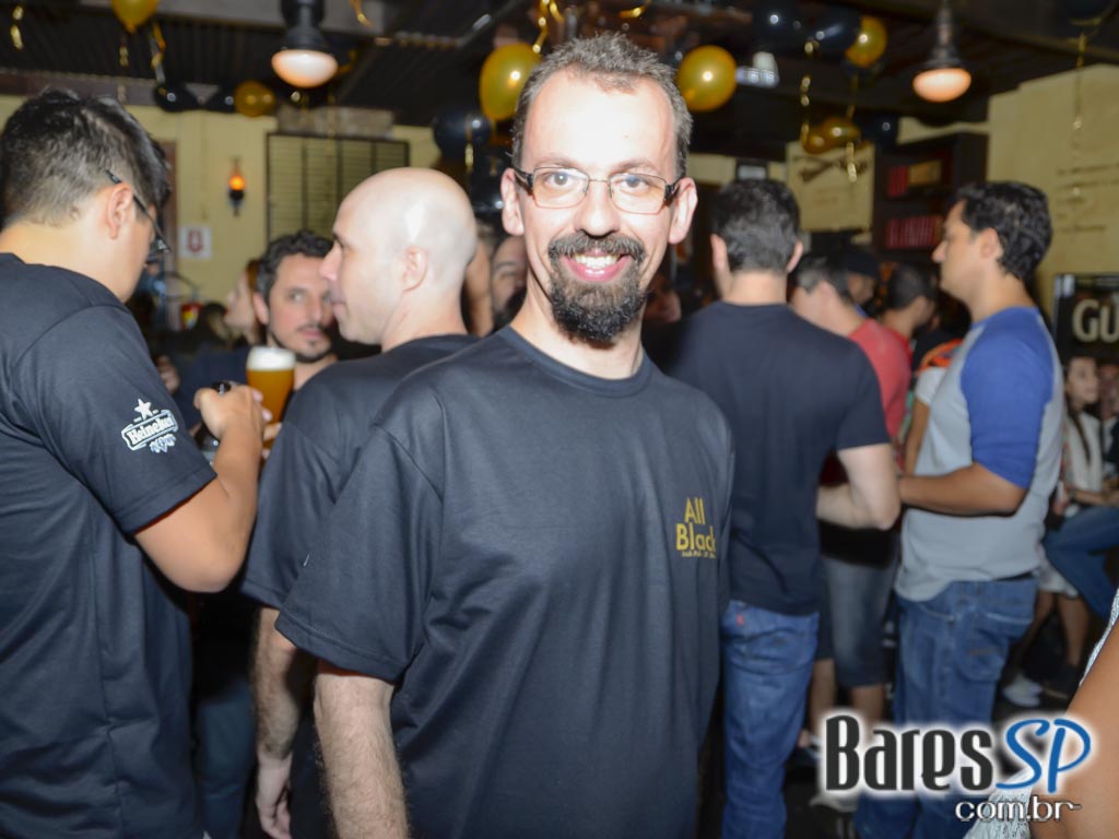 All Black comemorou 13 anos com bandas de rock e chope Heineken no domingo All Black comemorou 13 anos com bandas de rock e chope Heineken no domingo
