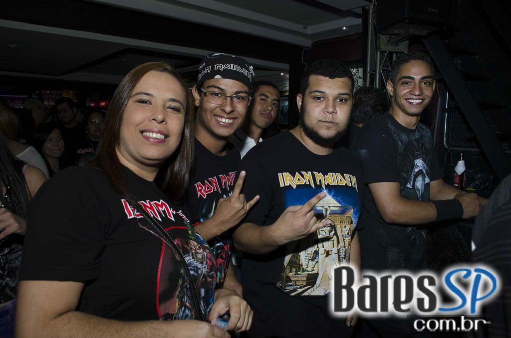 Banda cover de Iron Maiden comandou a noite de sábado no Manifesto Bar Banda cover de Iron Maiden comandou a noite de sábado no Manifesto Bar