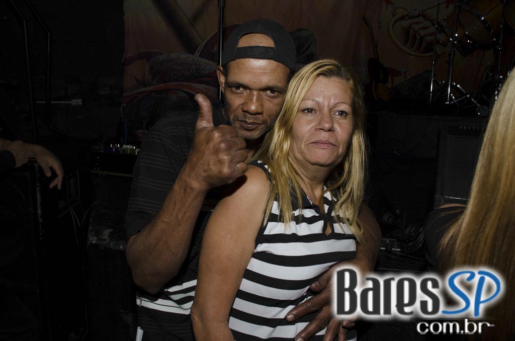 Banda cover de Iron Maiden comandou a noite de sábado no Manifesto Bar Banda cover de Iron Maiden comandou a noite de sábado no Manifesto Bar