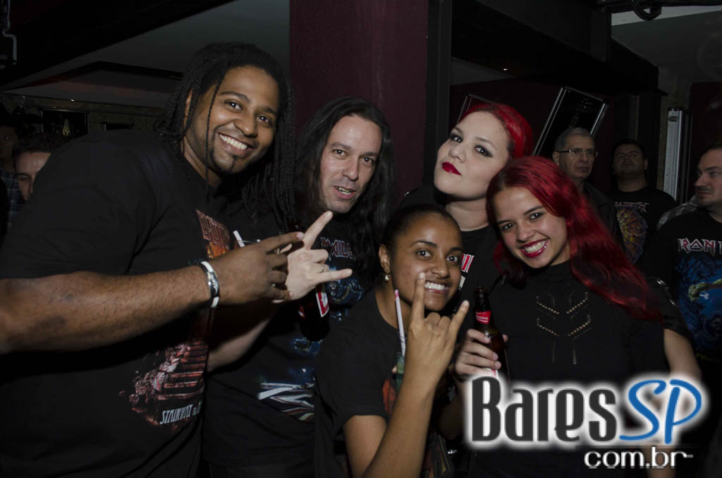 Banda cover de Iron Maiden comandou a noite de sábado no Manifesto Bar Banda cover de Iron Maiden comandou a noite de sábado no Manifesto Bar