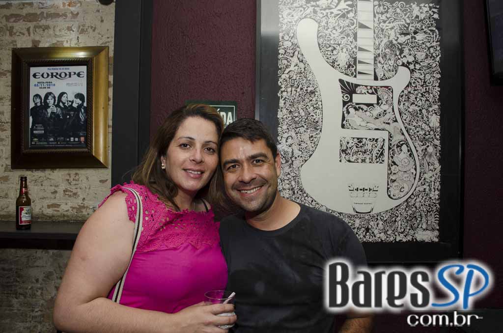 Banda cover de Iron Maiden comandou a noite de sábado no Manifesto Bar Banda cover de Iron Maiden comandou a noite de sábado no Manifesto Bar