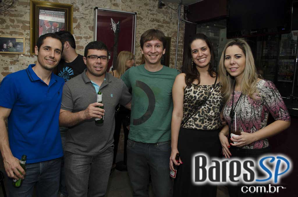 Banda cover de Iron Maiden comandou a noite de sábado no Manifesto Bar Banda cover de Iron Maiden comandou a noite de sábado no Manifesto Bar