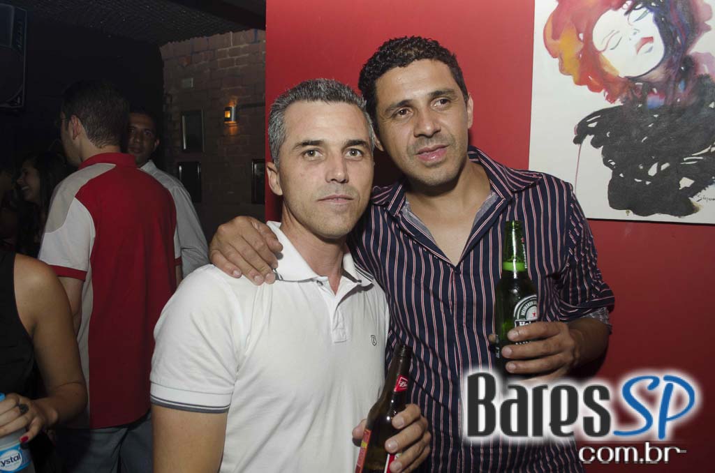 Jack Vartanian se apresentou no palco do B Music Bar em Pinheiros Jack Vartanian se apresentou no palco do B Music Bar em Pinheiros