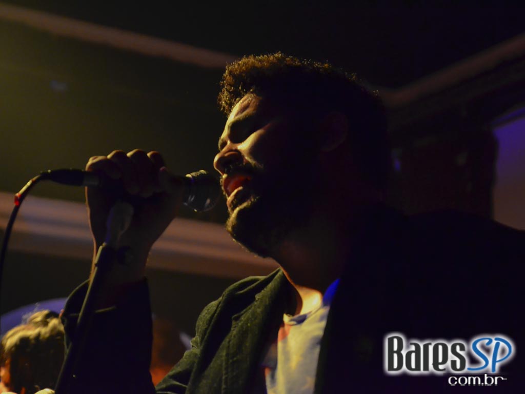 Banda Movin UP comandou a noite com muito rock no Memphis Rock Bar Banda Movin UP comandou a noite com muito rock no Memphis Rock Bar