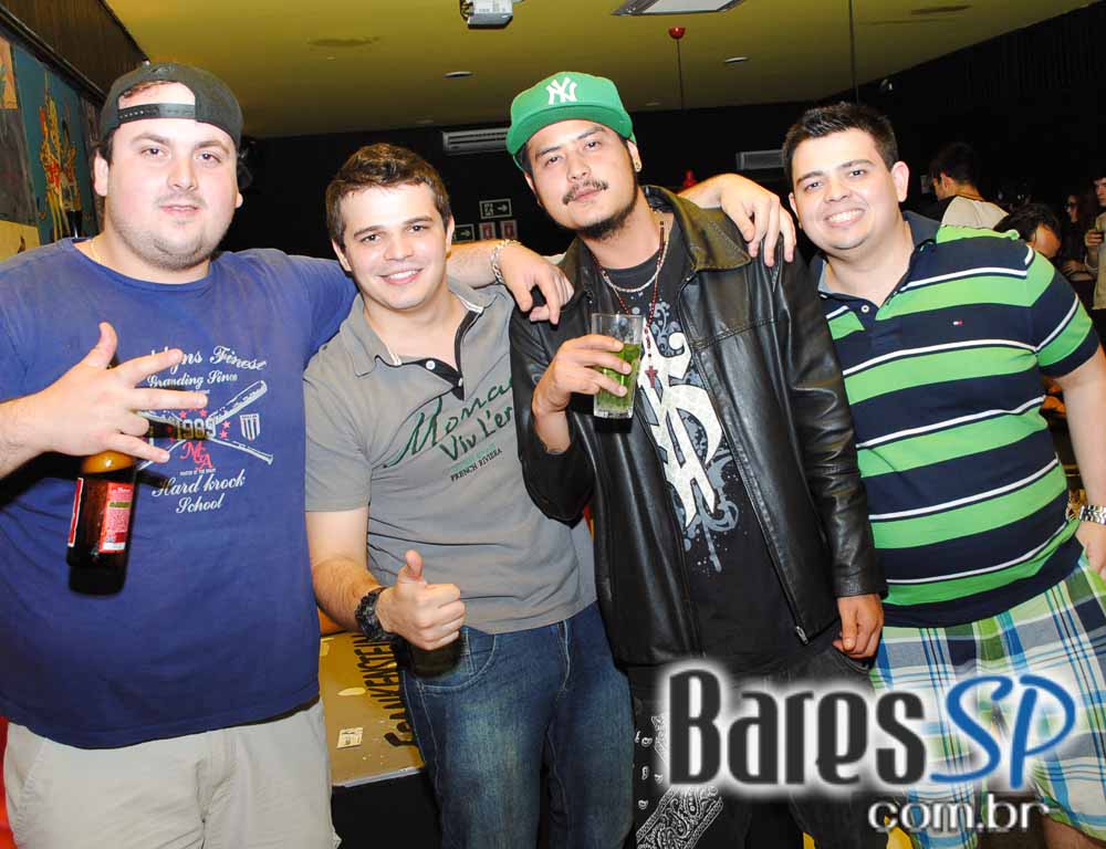 Festa College especial Férias em Acapulco com DJs convidados na balada Blitz Haus Festa College especial Férias em Acapulco com DJs convidados na balada Blitz Haus