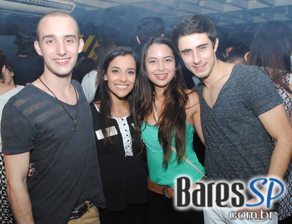 Festa College especial Férias em Acapulco com DJs convidados na balada Blitz Haus Festa College especial Férias em Acapulco com DJs convidados na balada Blitz Haus