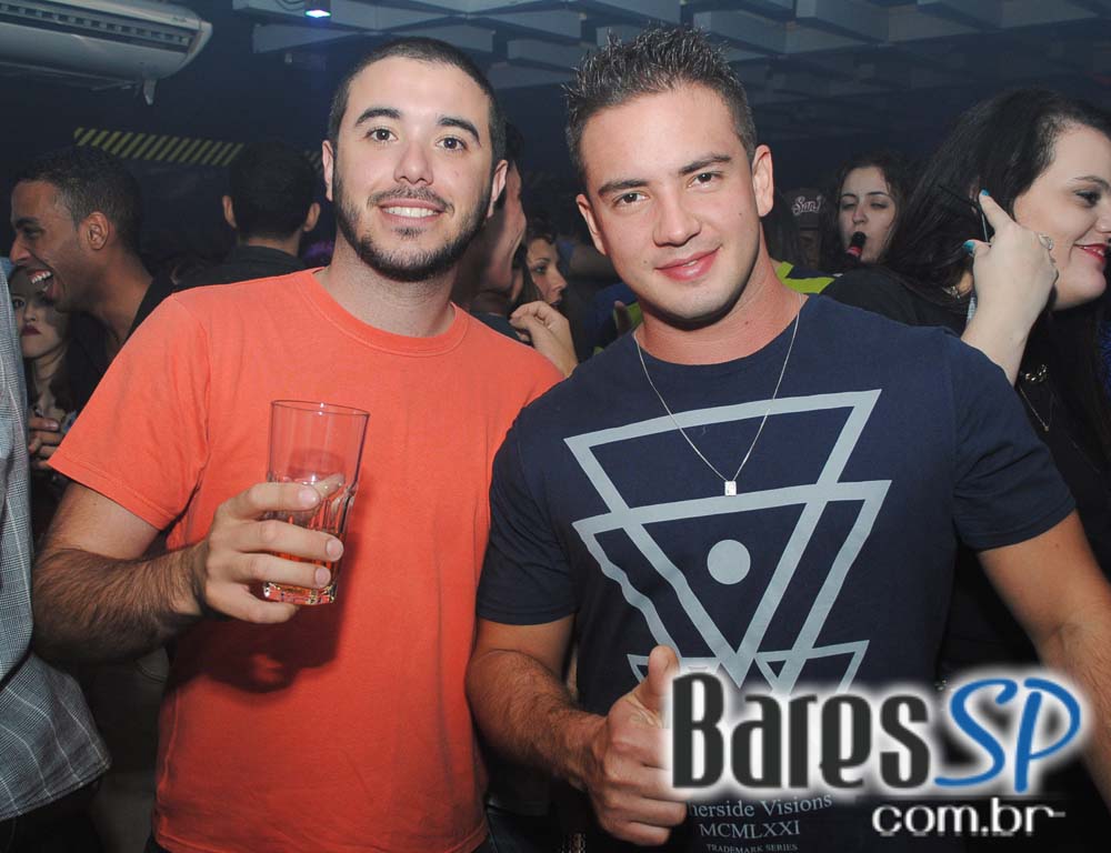 Festa College especial Férias em Acapulco com DJs convidados na balada Blitz Haus Festa College especial Férias em Acapulco com DJs convidados na balada Blitz Haus