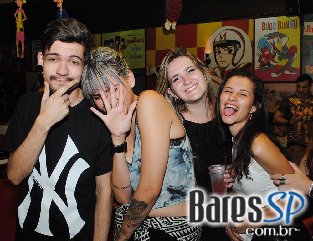 Festa College especial Férias em Acapulco com DJs convidados na balada Blitz Haus Festa College especial Férias em Acapulco com DJs convidados na balada Blitz Haus