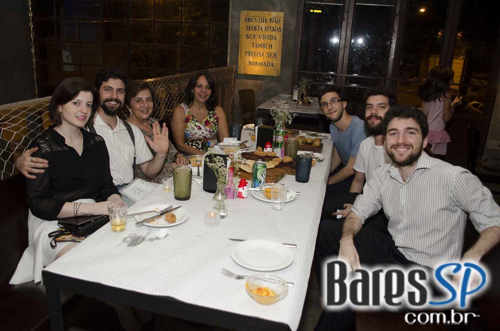 Quintana Bar ofereceu cardápio variado e ambiente descontraído Quintana Bar ofereceu cardápio variado e ambiente descontraído