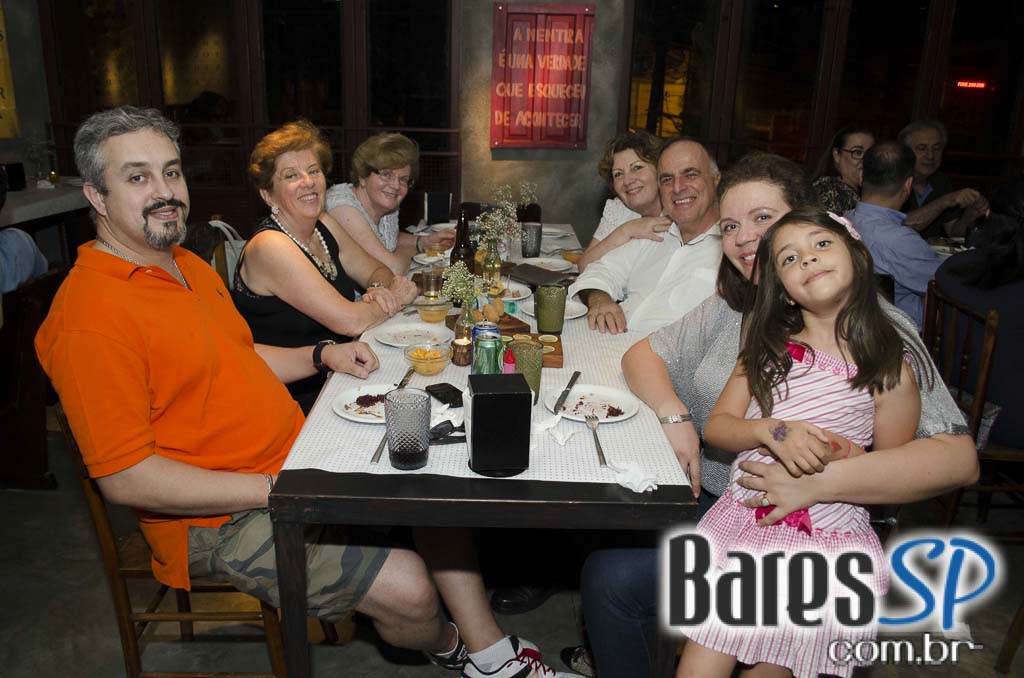 Quintana Bar ofereceu cardápio variado e ambiente descontraído Quintana Bar ofereceu cardápio variado e ambiente descontraído