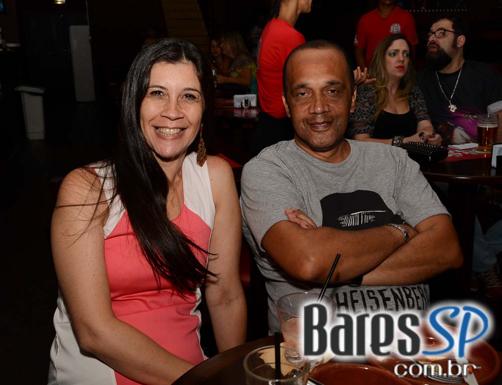 Bandas Whitesnake Cover e Rock of Ages comandaram a noite de sábado no Gillans Inn Bandas Whitesnake Cover e Rock of Ages comandaram a noite de sábado no Gillans Inn