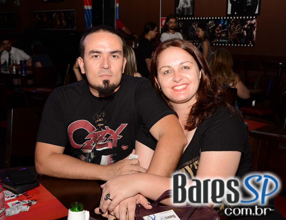 Bandas Whitesnake Cover e Rock of Ages comandaram a noite de sábado no Gillans Inn Bandas Whitesnake Cover e Rock of Ages comandaram a noite de sábado no Gillans Inn