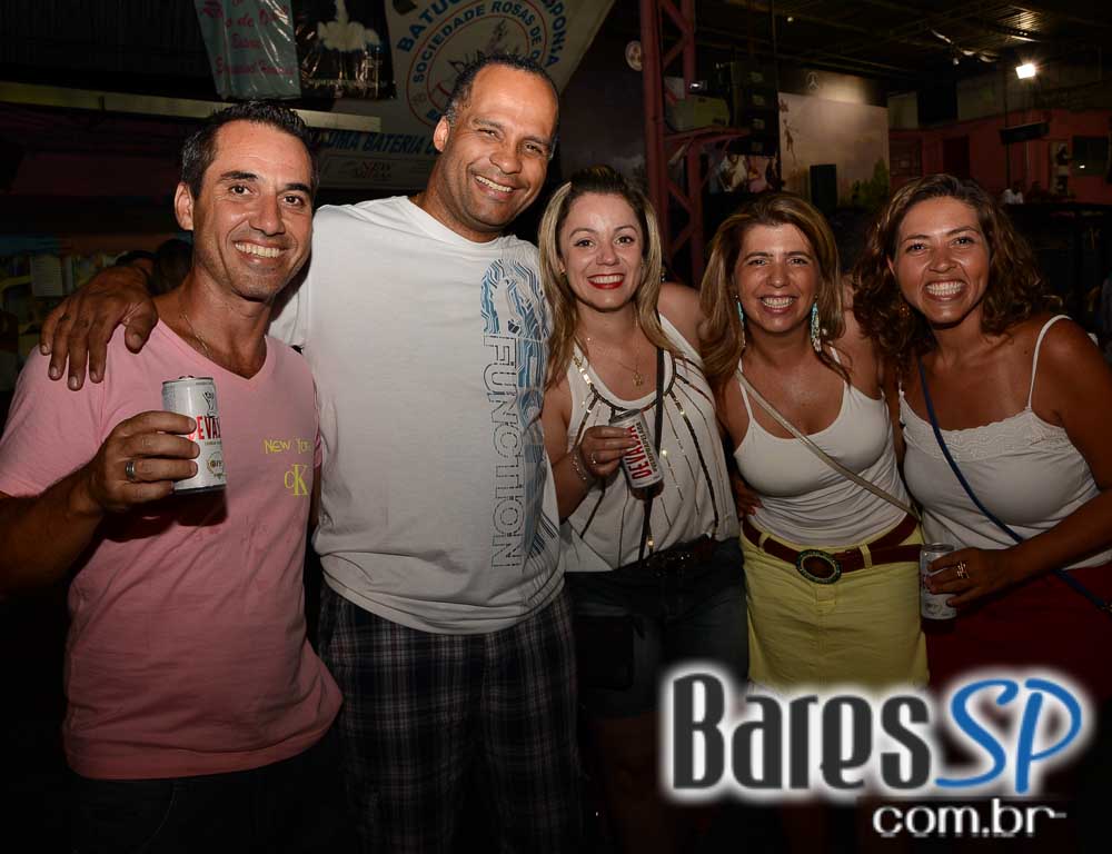 Ensaios da Escola de Samba Rosas de Ouro para o Carnaval de São Paulo 2015 Ensaios da Escola de Samba Rosas de Ouro para o Carnaval de São Paulo 2015