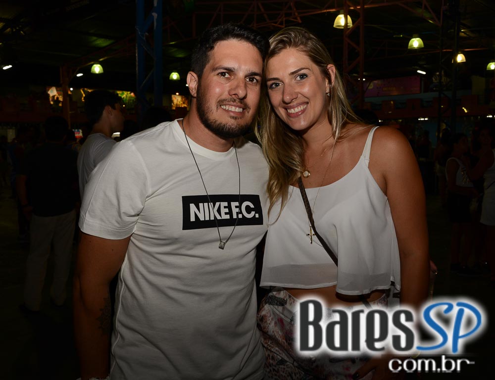 Ensaios da Escola de Samba Rosas de Ouro para o Carnaval de São Paulo 2015 Ensaios da Escola de Samba Rosas de Ouro para o Carnaval de São Paulo 2015