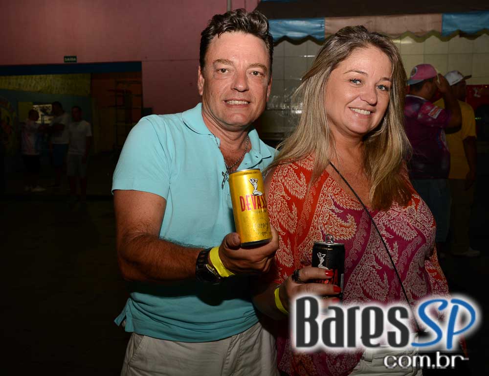 Ensaios da Escola de Samba Rosas de Ouro para o Carnaval de São Paulo 2015 Ensaios da Escola de Samba Rosas de Ouro para o Carnaval de São Paulo 2015