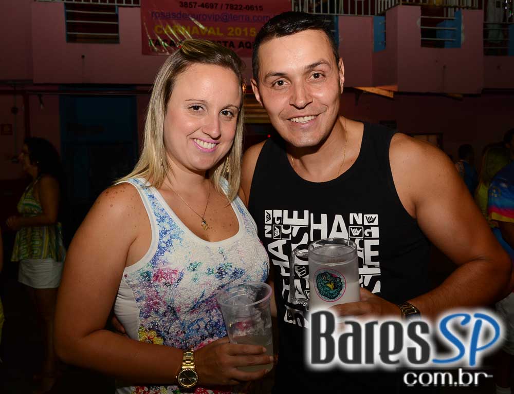 Ensaios da Escola de Samba Rosas de Ouro para o Carnaval de São Paulo 2015 Ensaios da Escola de Samba Rosas de Ouro para o Carnaval de São Paulo 2015