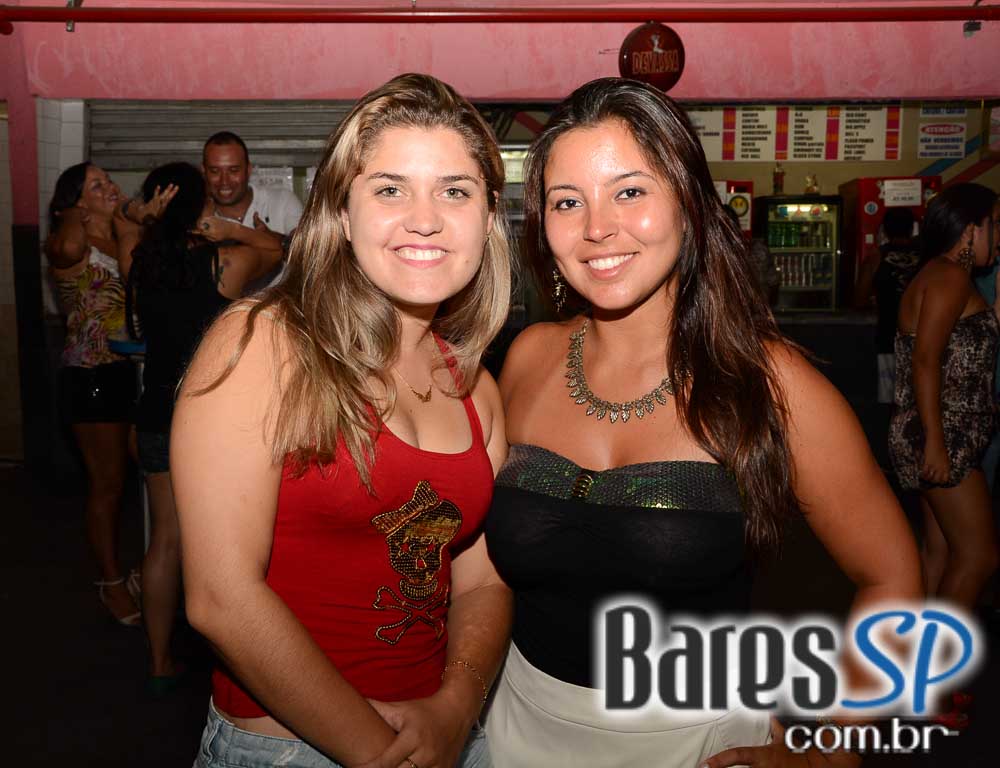 Ensaios da Escola de Samba Rosas de Ouro para o Carnaval de São Paulo 2015 Ensaios da Escola de Samba Rosas de Ouro para o Carnaval de São Paulo 2015